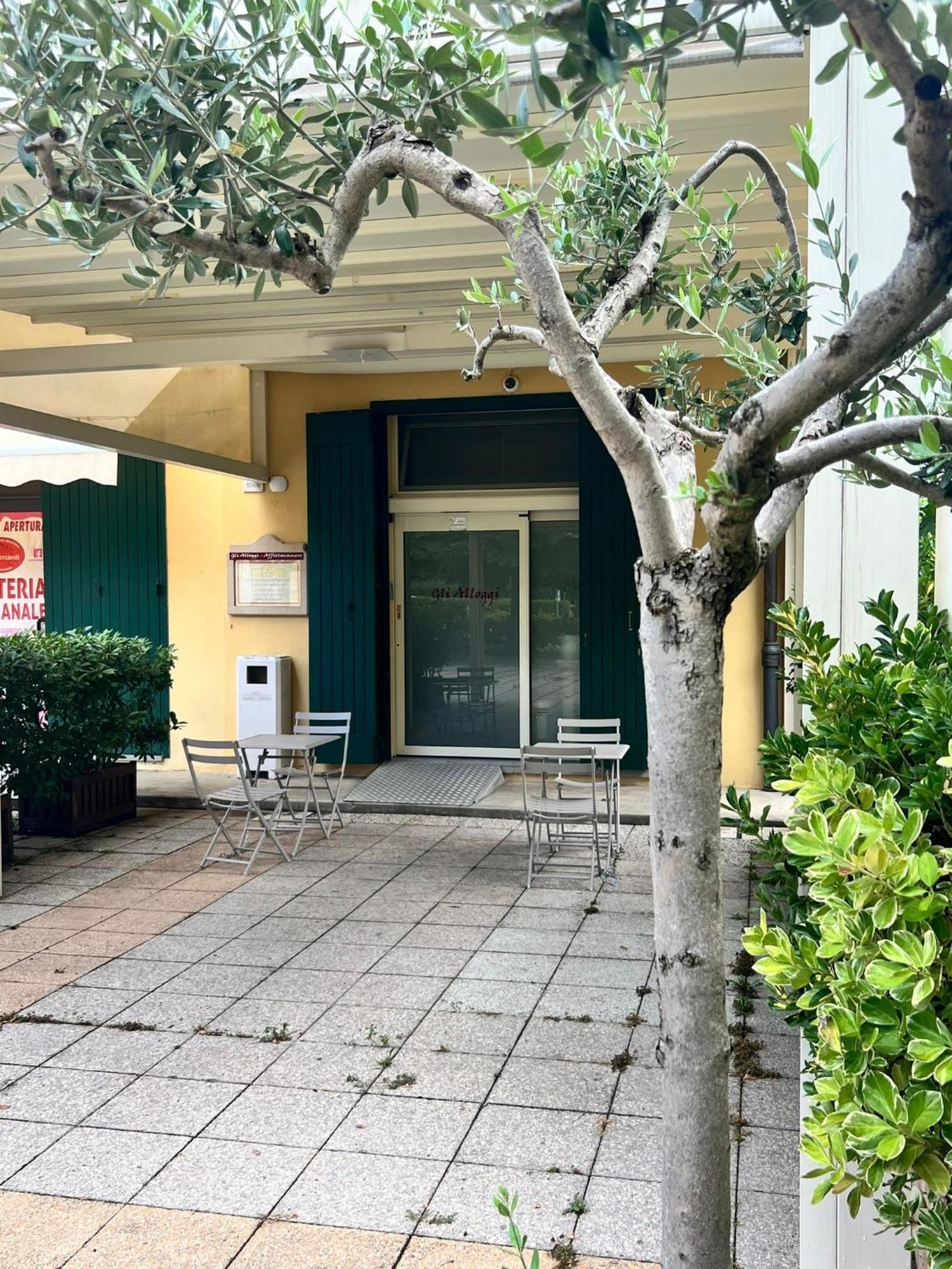 Gli Alloggi De Il Piccolo Borgo Castel Maggiore Exterior photo